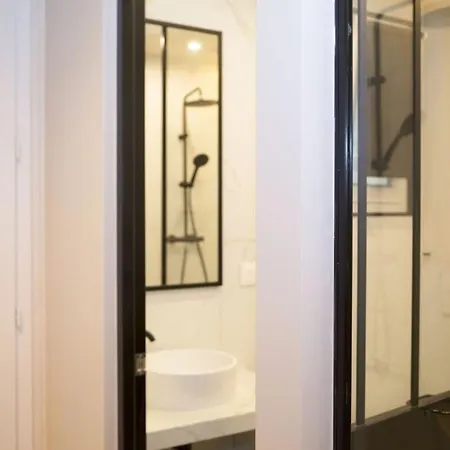 Apartment Studio Fonctionnel Et Moderne Place Clichy - 2p