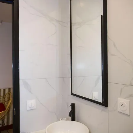 Studio Fonctionnel Et Moderne Place Clichy - 2p *