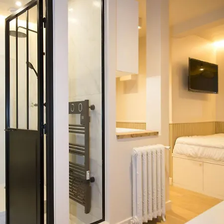 Studio Fonctionnel Et Moderne Place Clichy - 2p * Paris